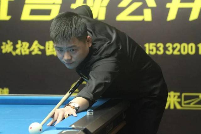 一名备受瞩 一名备受瞩