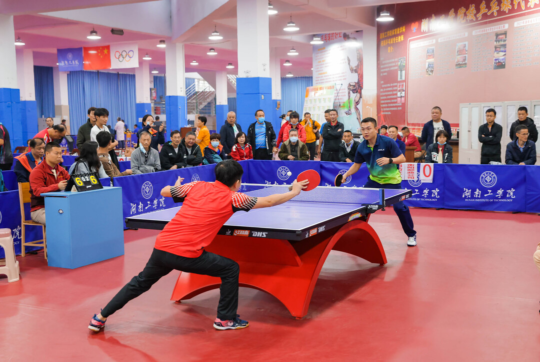 半场战报显 半场战报显